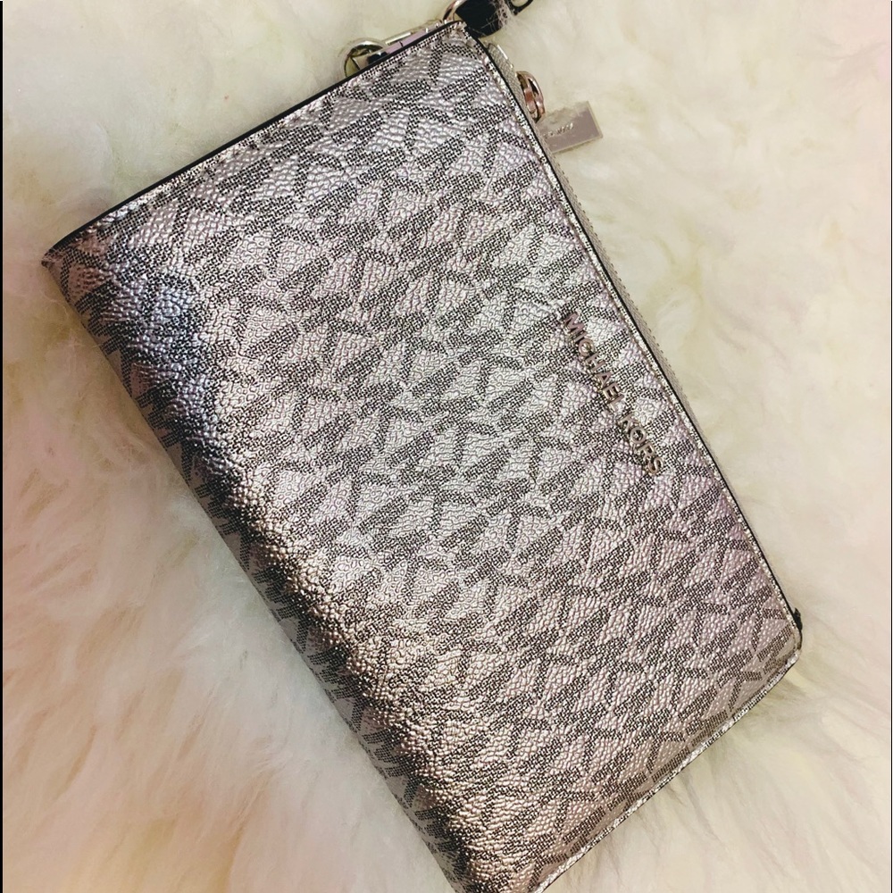 Michael Kors wristlet/wallet